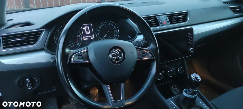 Skoda Superb 2.0 TDI Ambition - 6