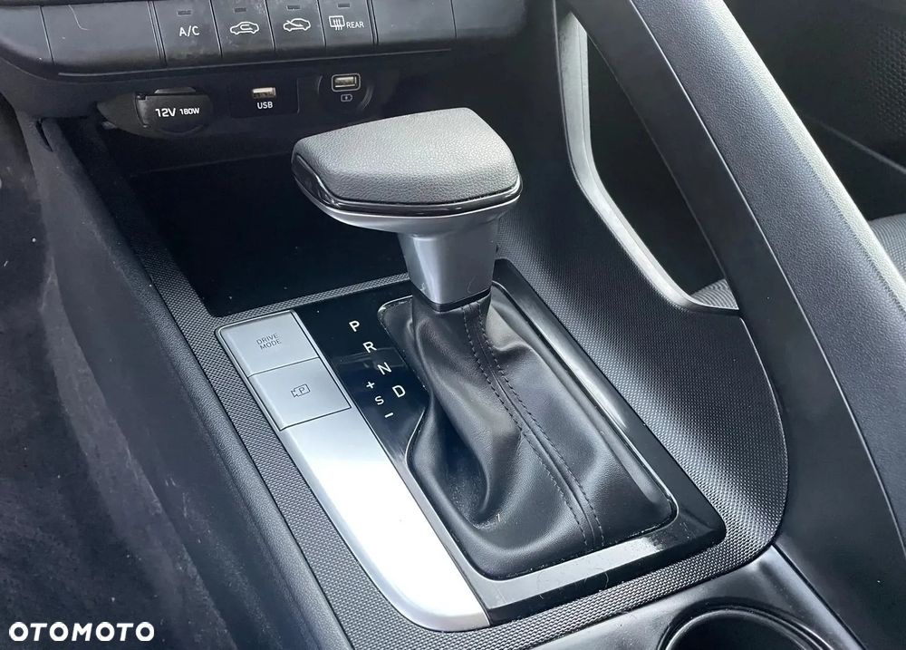 Hyundai Elantra - 9