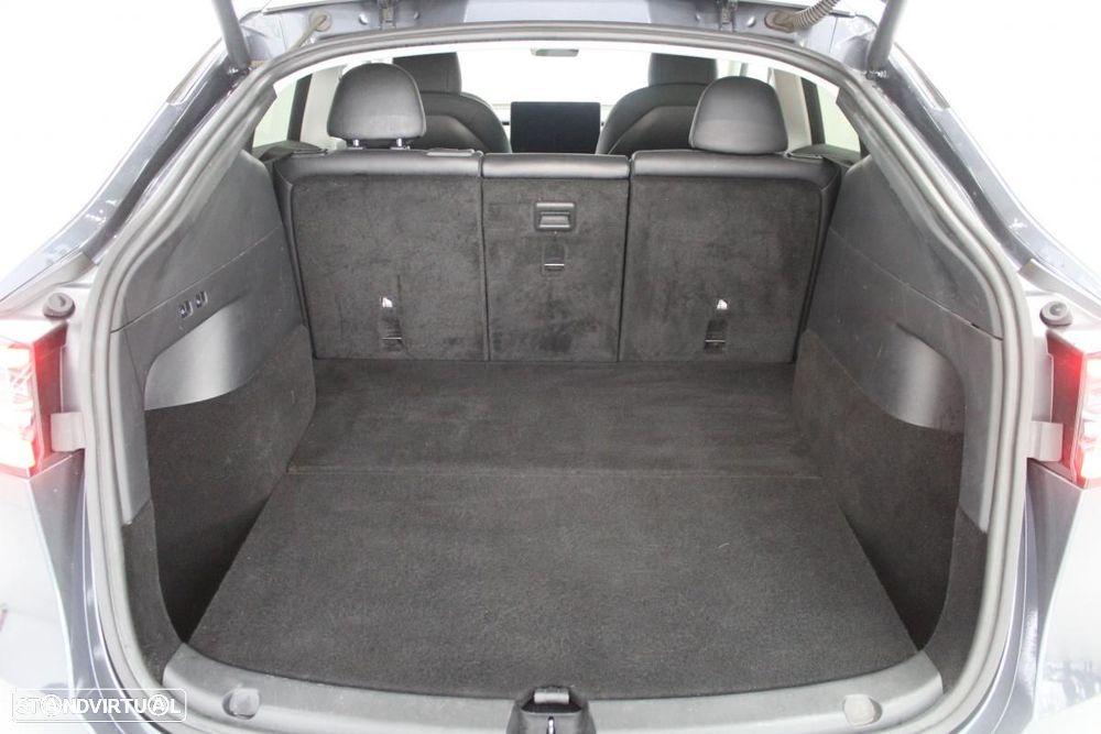 Tesla Model Y Long Range Dual Motor AWD - 8