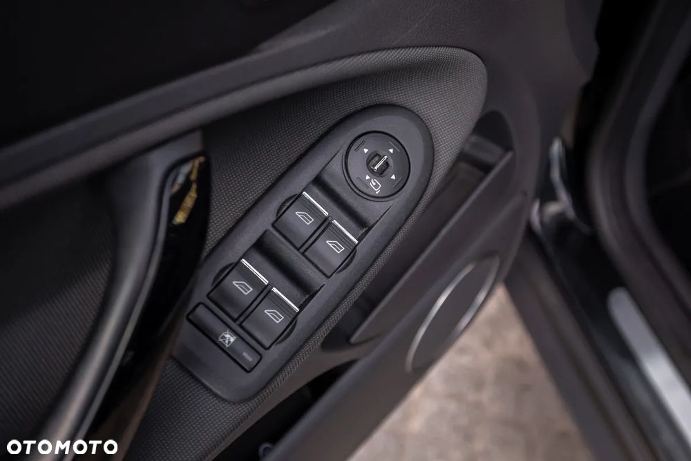 Ford Kuga 2.0 TDCi 4x4 Titanium - 25