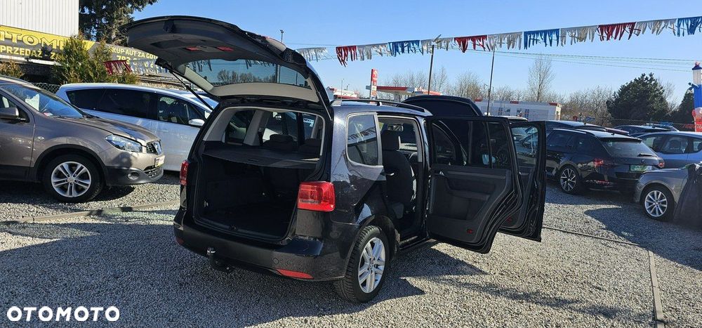 Volkswagen Touran - 25