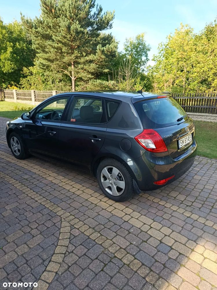 Kia Ceed - 7
