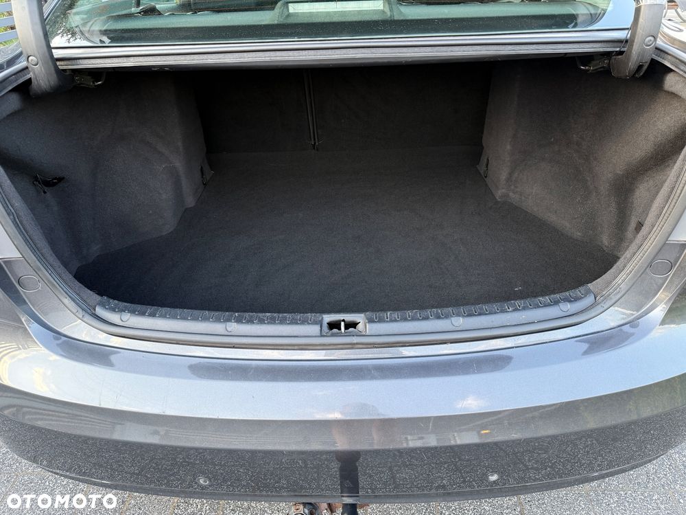 Toyota Avensis 1.8 Comfort - 20