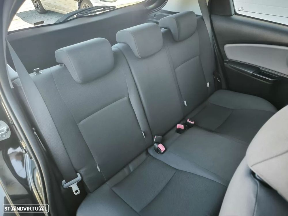 Toyota Yaris 1.4 D-4D ACtive+AC - 29