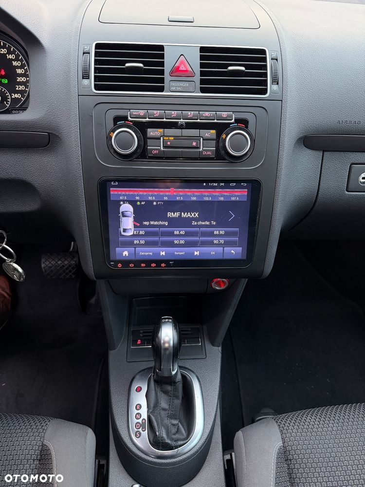 Volkswagen Touran 2.0 TDI DPF BlueMotion Technology DSG Comfortline - 35