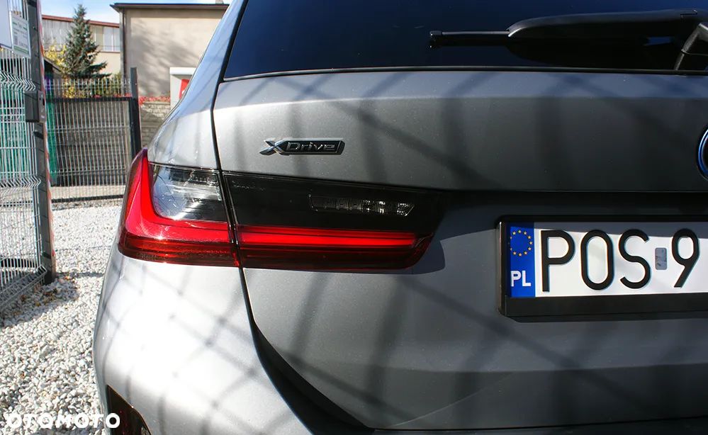 BMW Seria 3 330e xDrive M Sport - 30