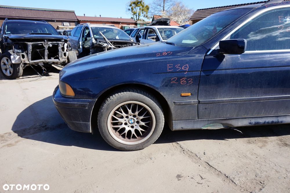 MASKA ZDERZAK BŁOTNIKI LAMPY 5 E39 263  BMW 1995-2000 GRANATOWY PRZÓD KOMPLETNY - 10