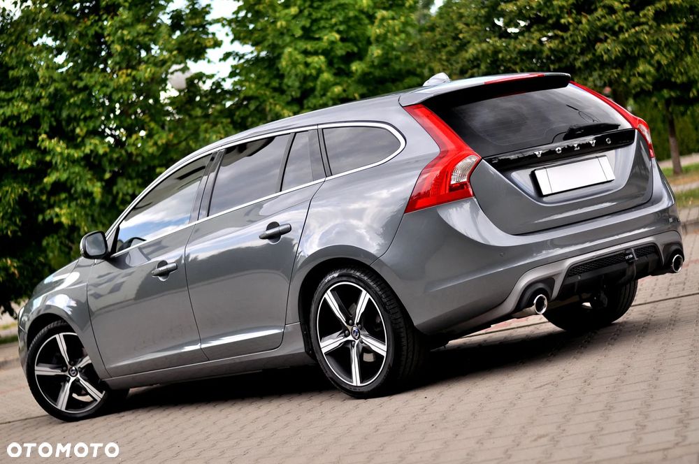 Volvo V60 D4 Geartronic R-Design - 13