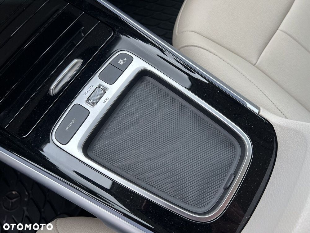 Mercedes-Benz GLB - 25
