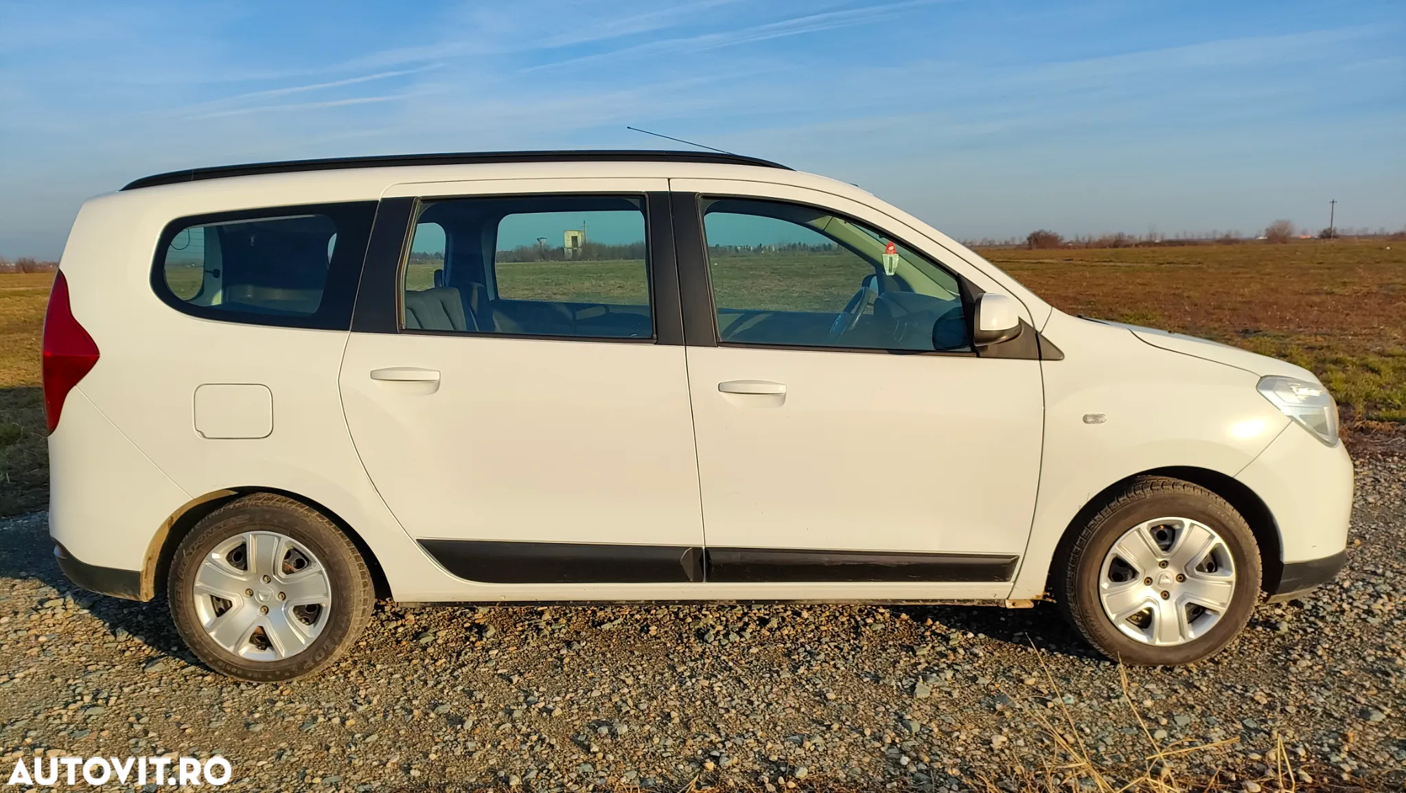 Dacia Lodgy 1.5 dCi 90 CP Ambiance - 4