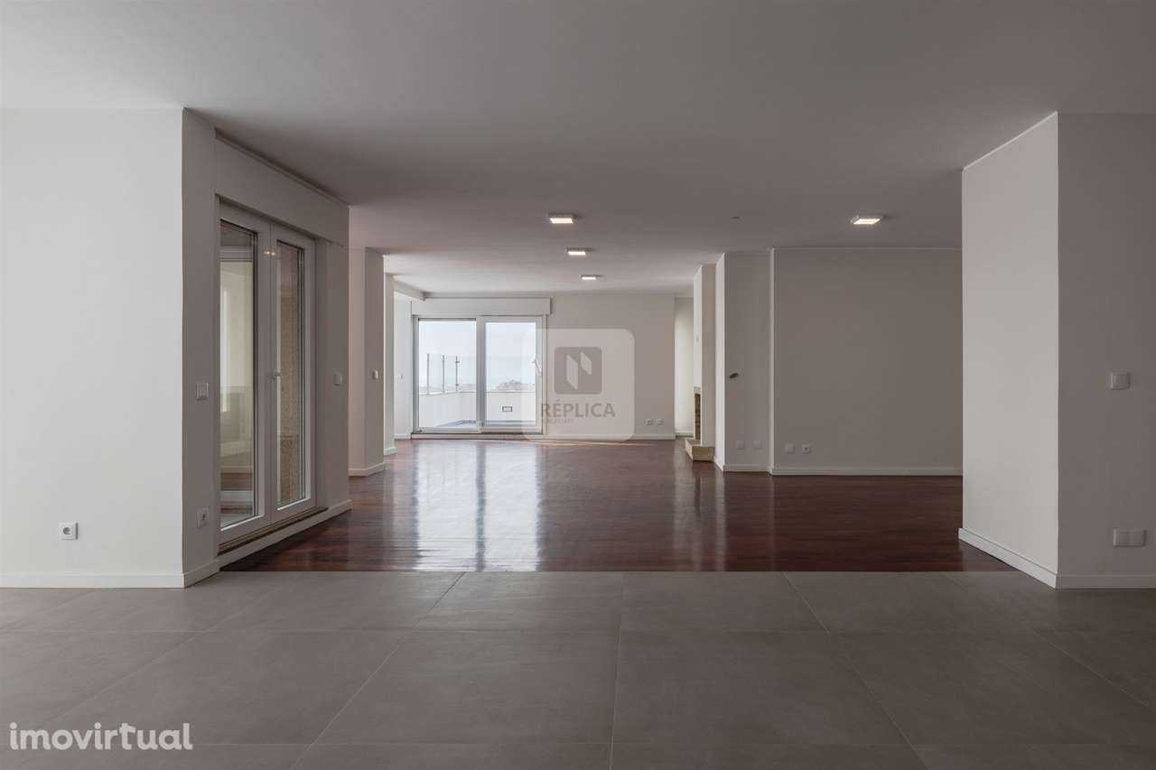 Apartamento T4 com Varanda de 31m2 e vista mar em Matosinhos - Grande imagem: 4/43