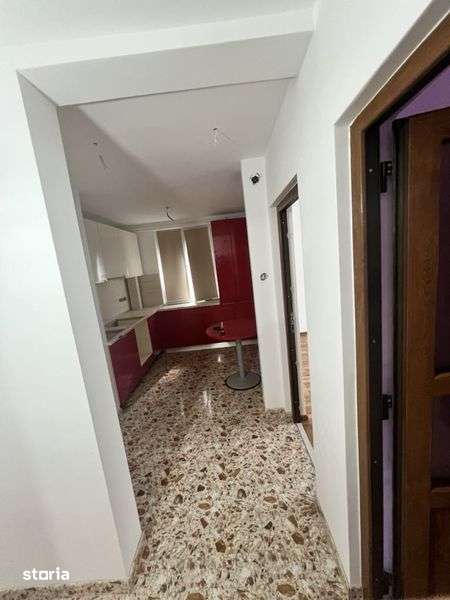 Vand apartament 3 camere ,decomandat — fotografia 1