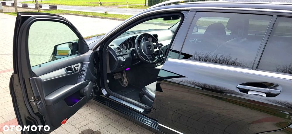 Mercedes-Benz Klasa C 220 CDI DPF (BlueEFFICIENCY) 7G-TRONIC Avantgarde - 12