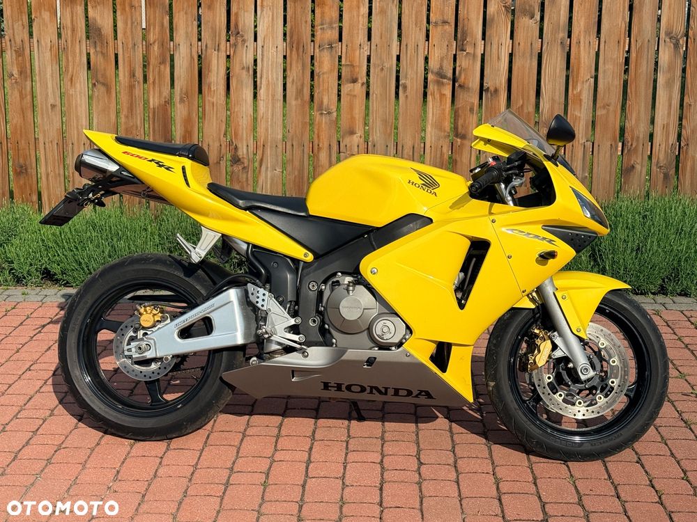 Honda CBR - 1