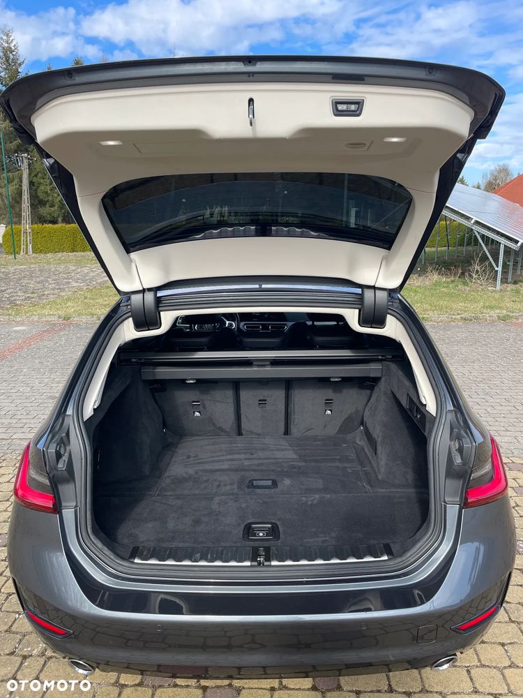 BMW Seria 3 320d - 19