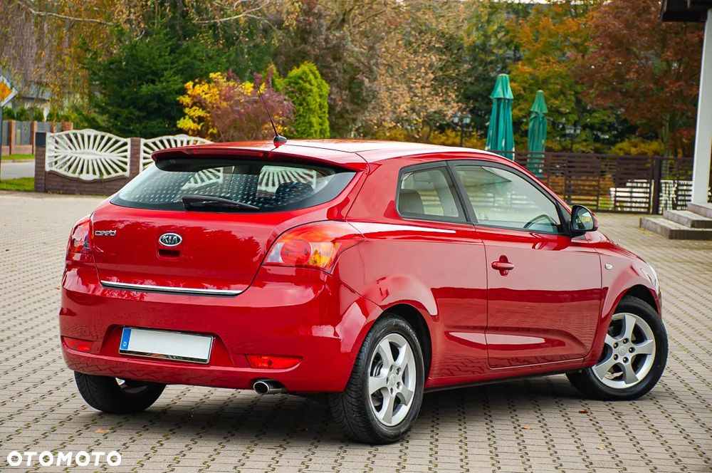 Kia ProCeed ver-pro-cee-d-1-6-comfort-plus - 3