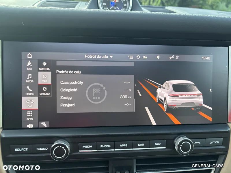 Porsche Macan Standard - 36
