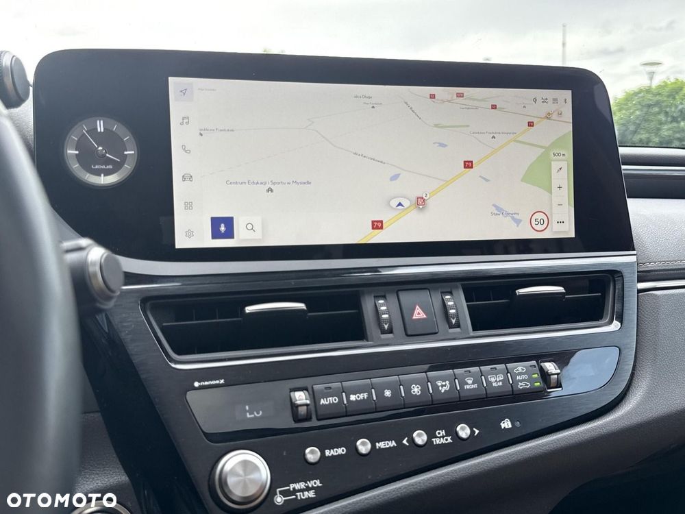 Lexus ES 300h Business Edition - 20