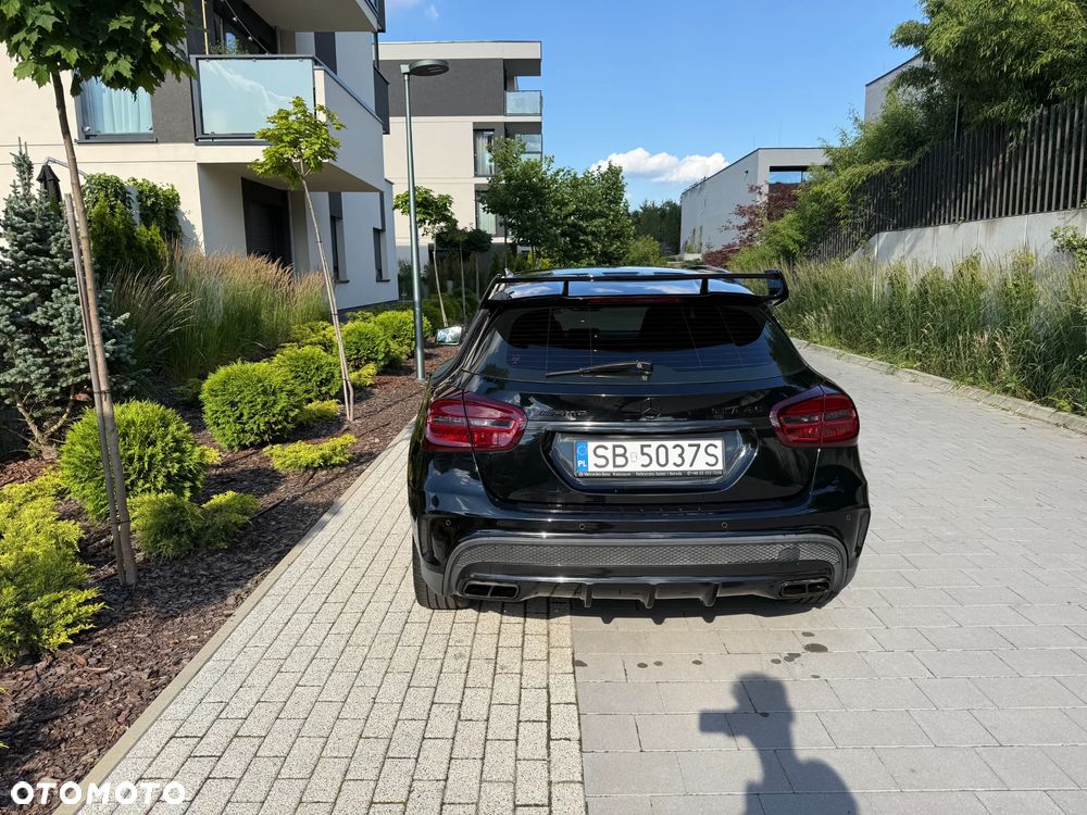 Mercedes-Benz GLA - 6