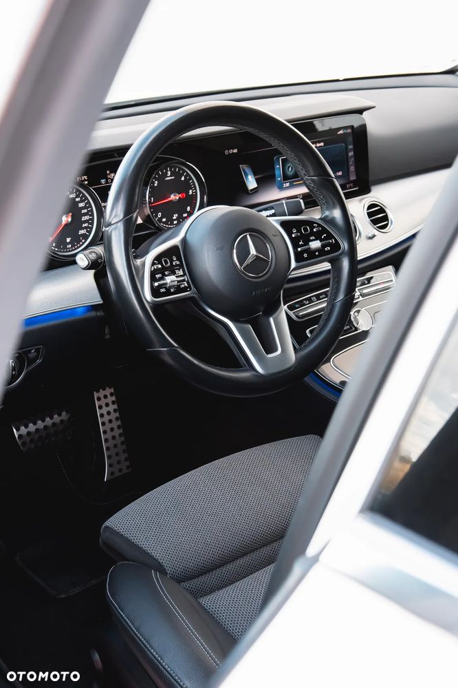 Mercedes-Benz Klasa E 200 d 9G-TRONIC - 15