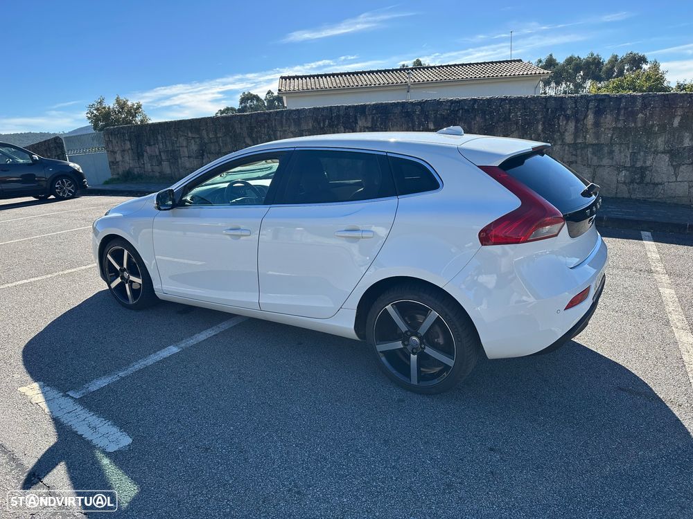 Volvo V40 D2 Momentum - 22