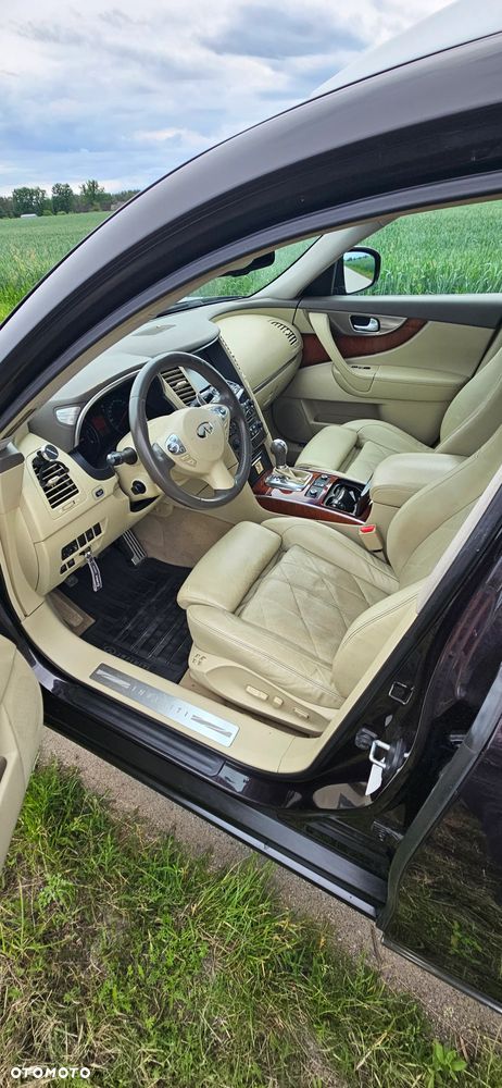 Infiniti FX FX30d S - 8