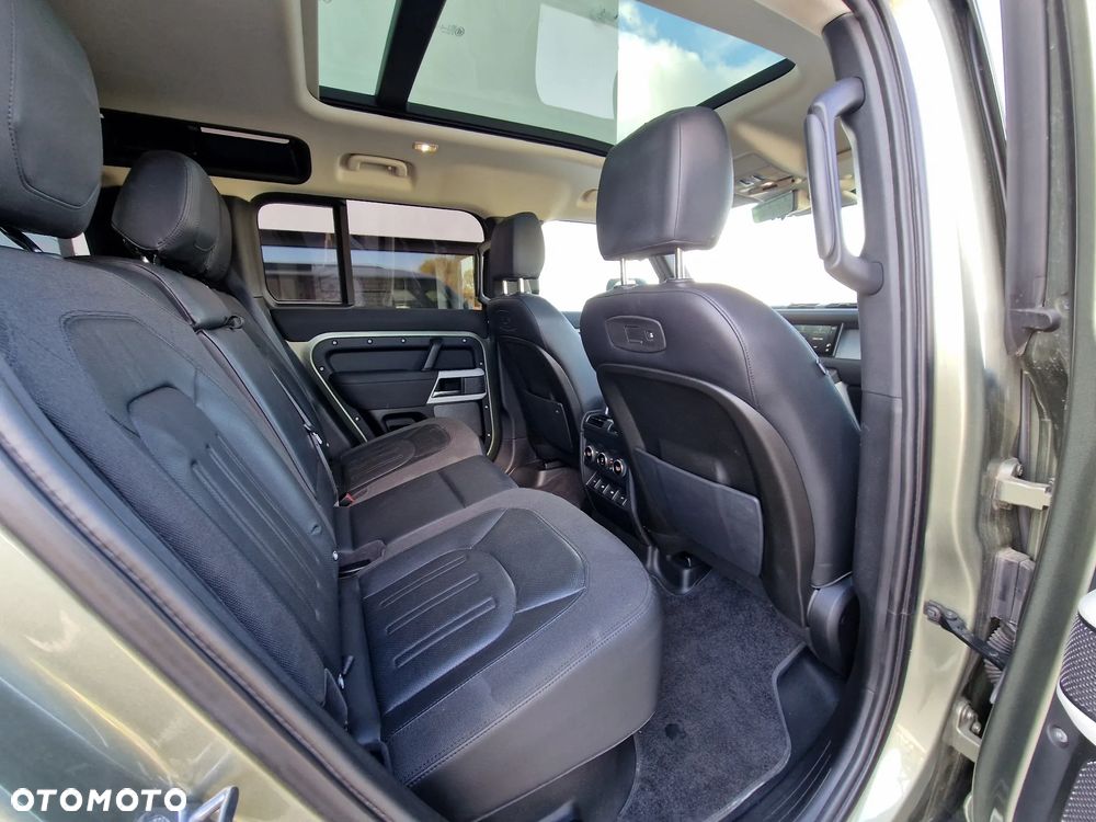 Land Rover Defender 2.0 D240 S - 8