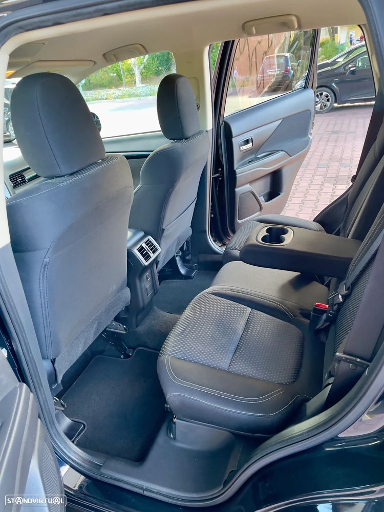 Mitsubishi Outlander 2.0 Kaiteki CVT - 19