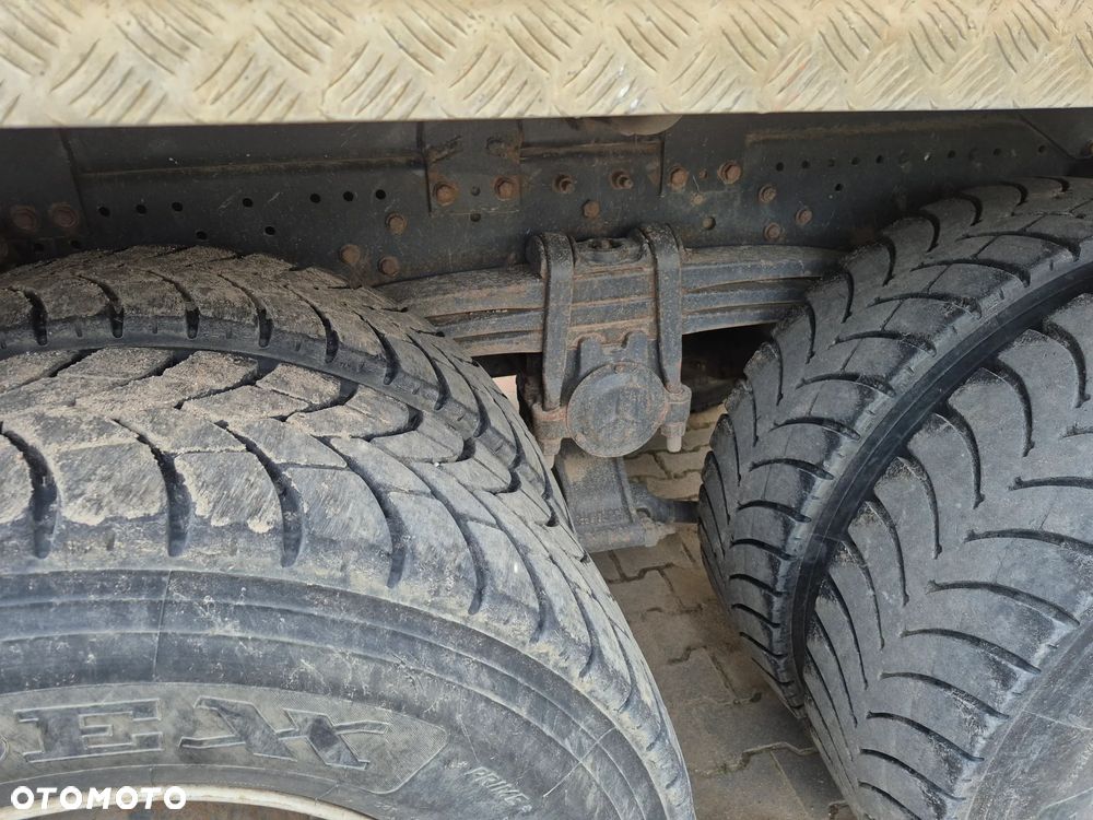 Mercedes-Benz Actros - 10