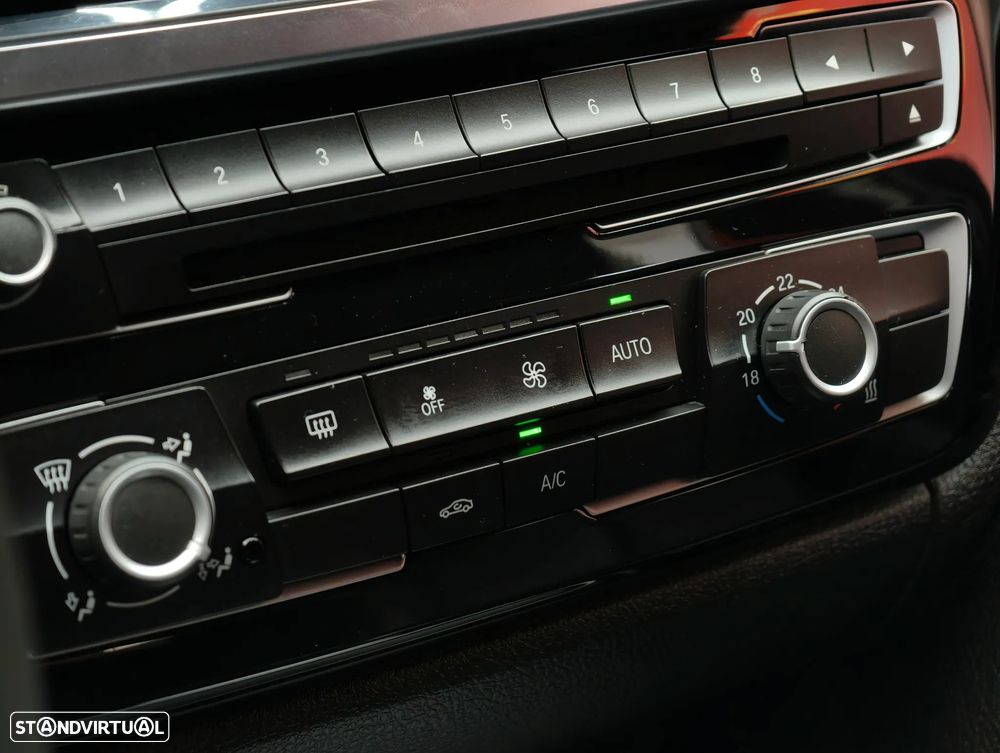 BMW 318 d Aut. Sport Line - 51