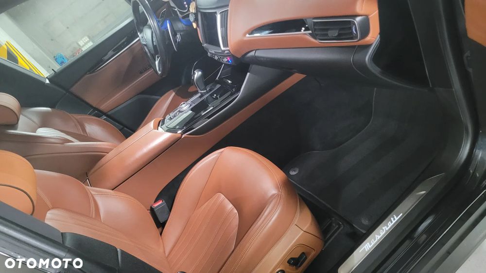 Maserati Levante S Granlusso - 20