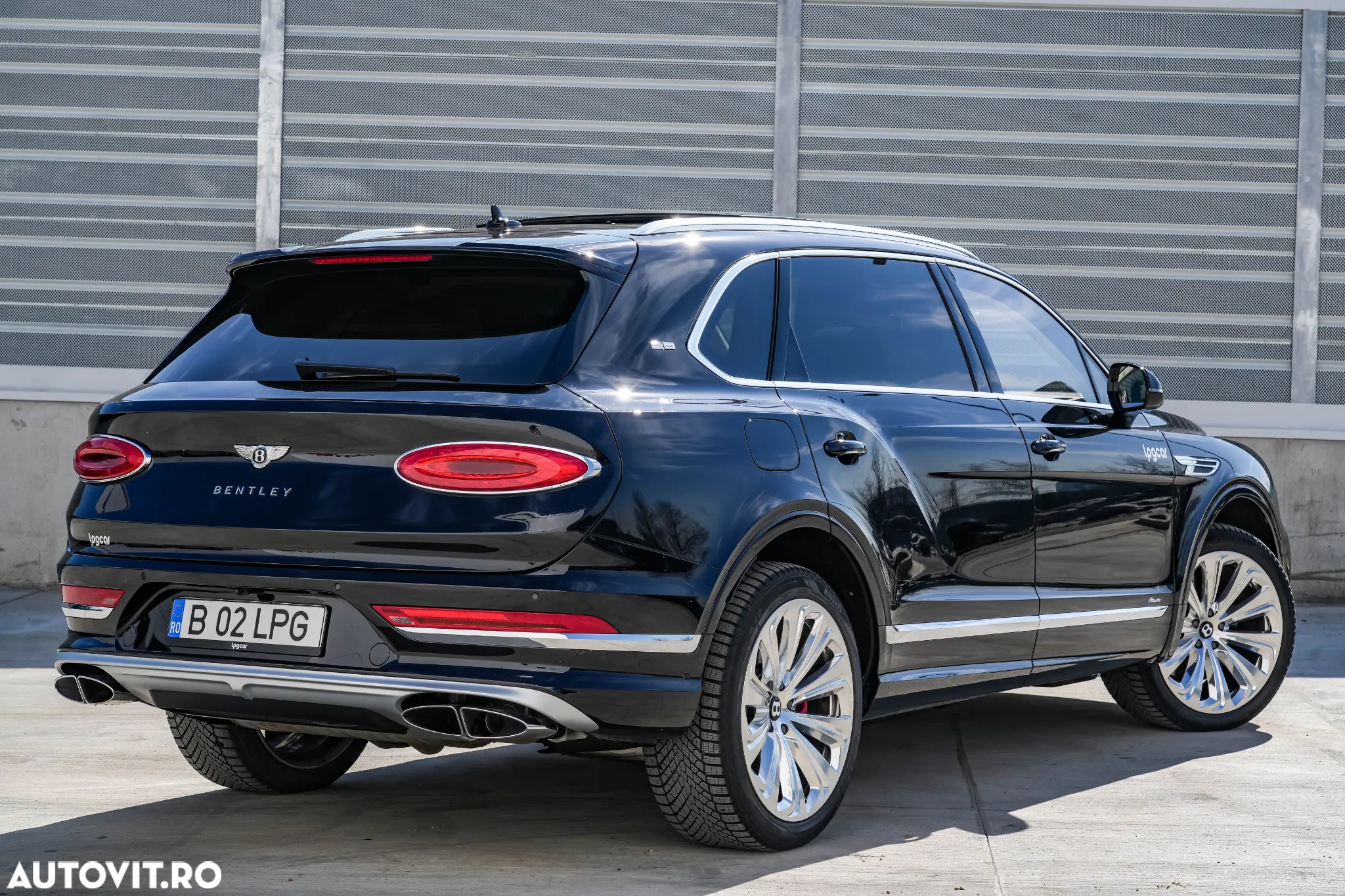 Bentley Bentayga - 4