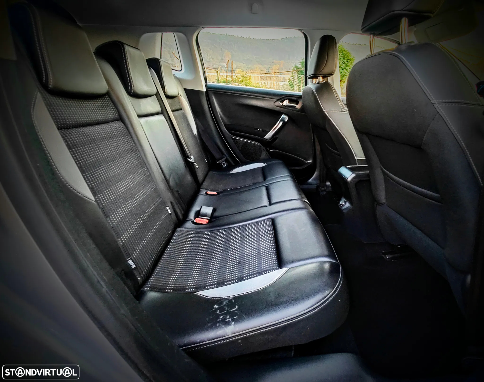 Peugeot 2008 1.2 PureTech Crossway - 12