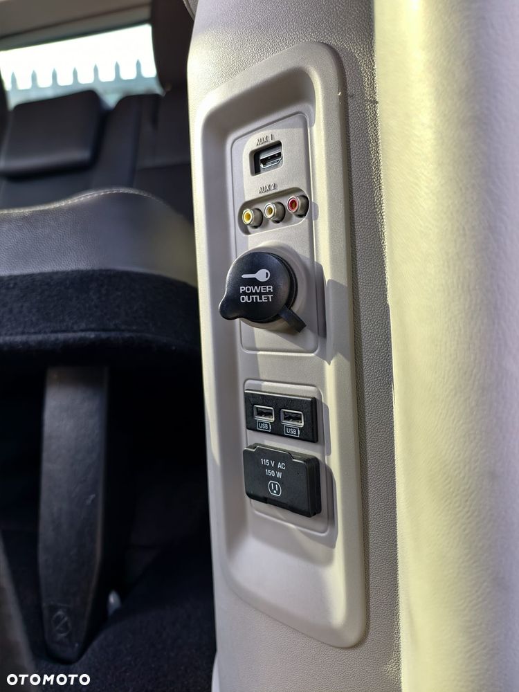 Chrysler Town & Country ver-3-6-touring - 18