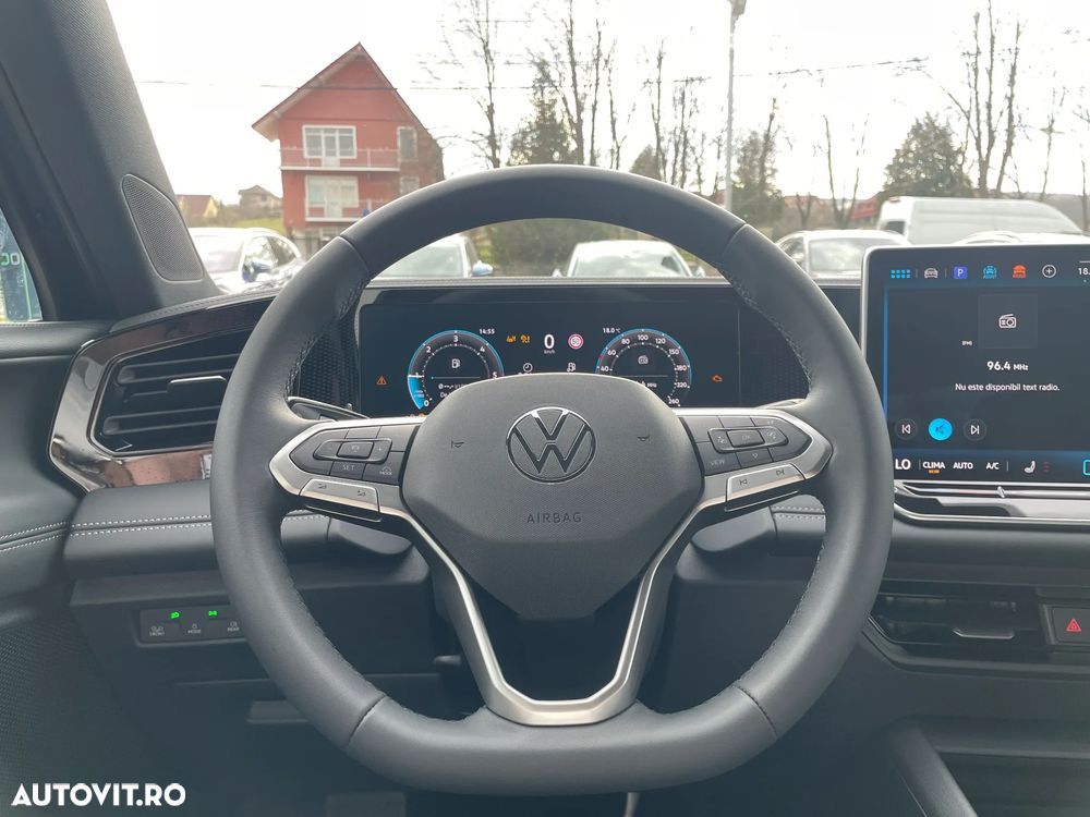 Volkswagen Tiguan - 25