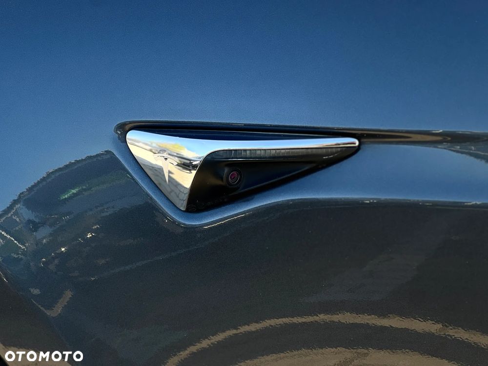Tesla Model S - 11