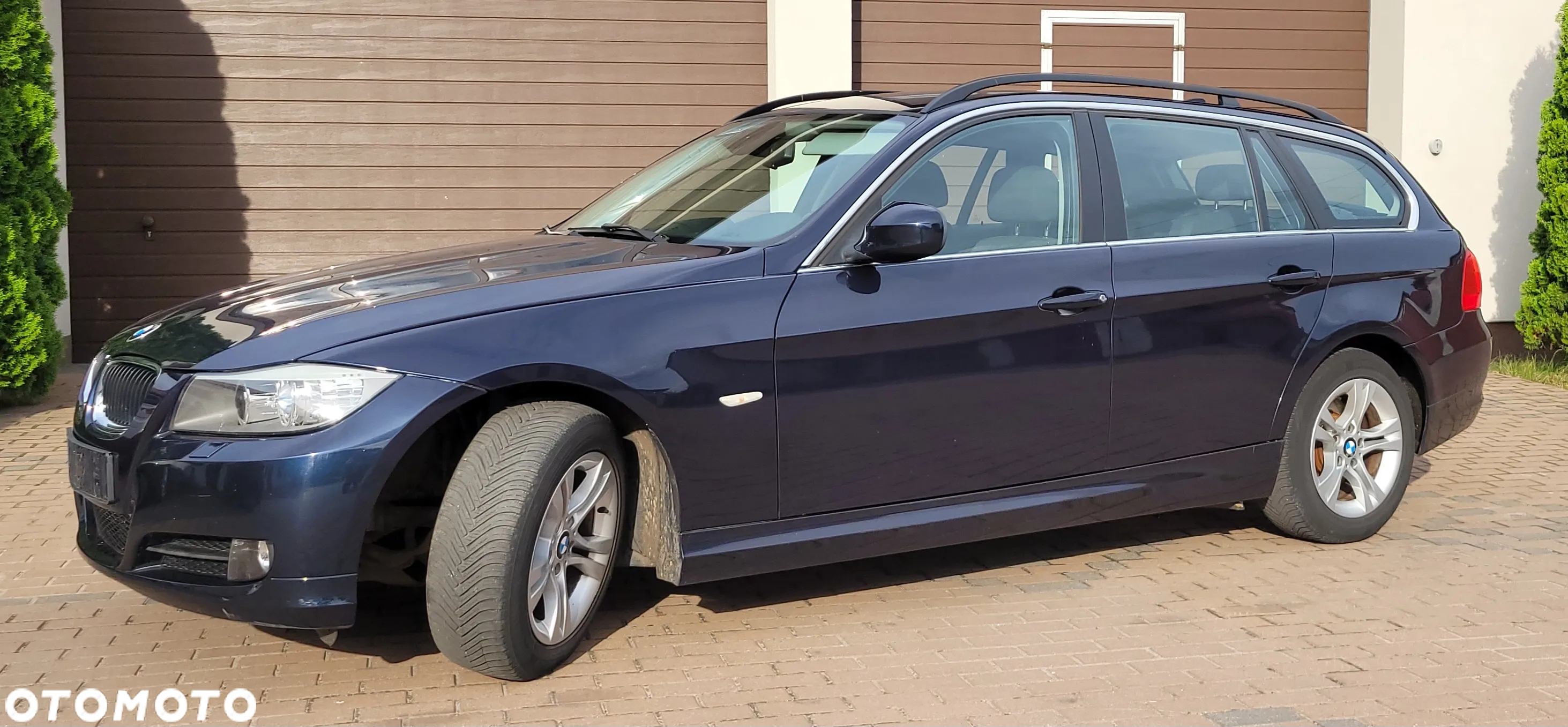 BMW Seria 3 318i Touring - 10