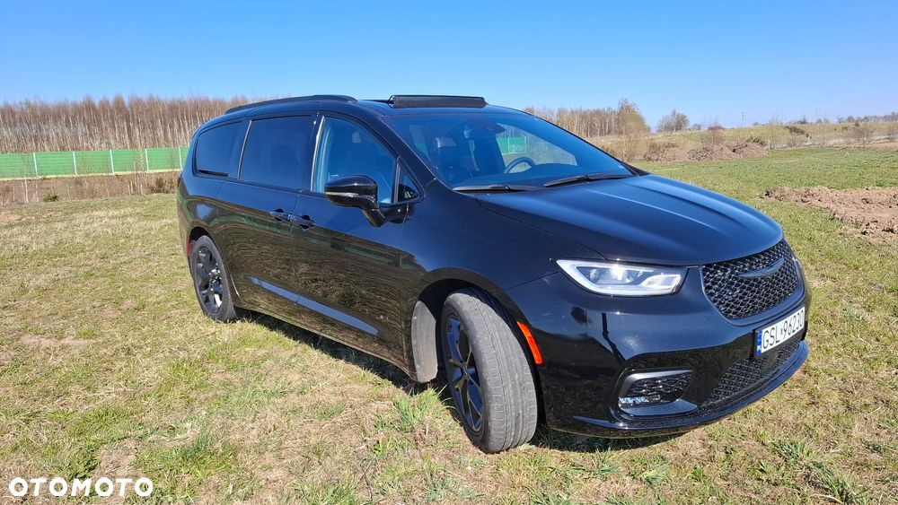 Chrysler Pacifica - 1