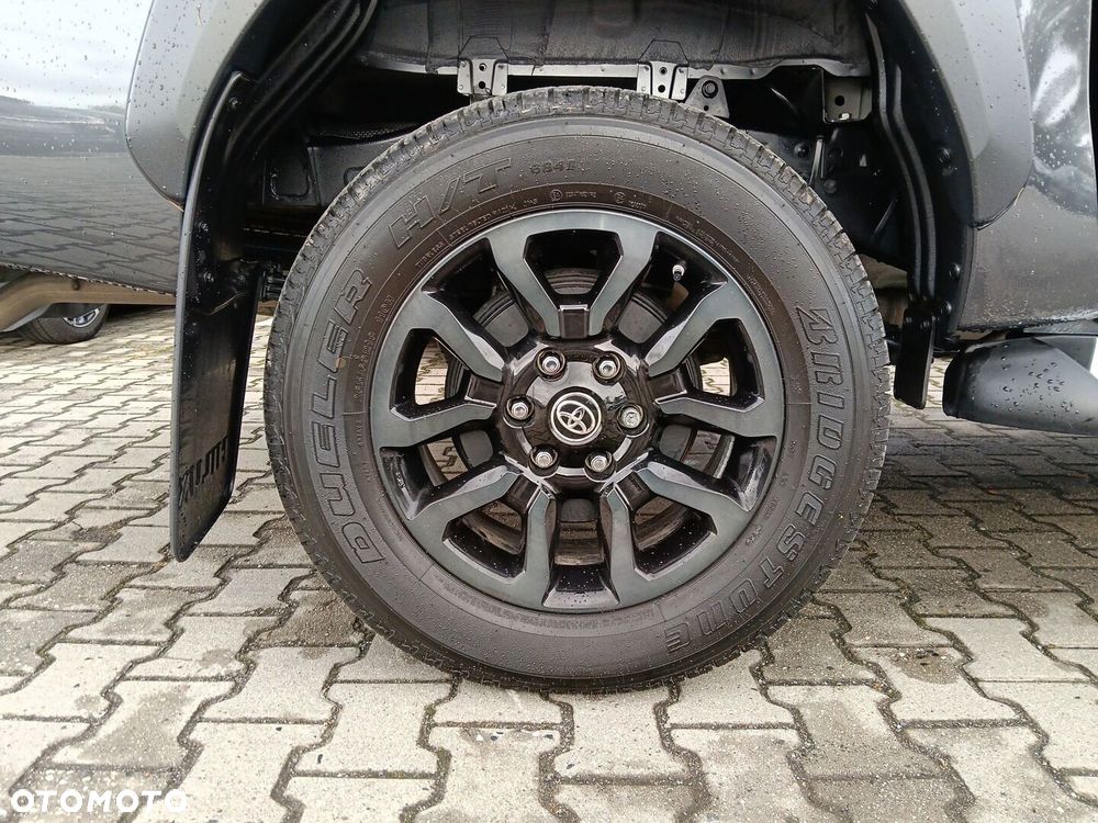 Toyota Hilux 2.8 D-4D mHEV Double Cab Invincible 4x4 - 17