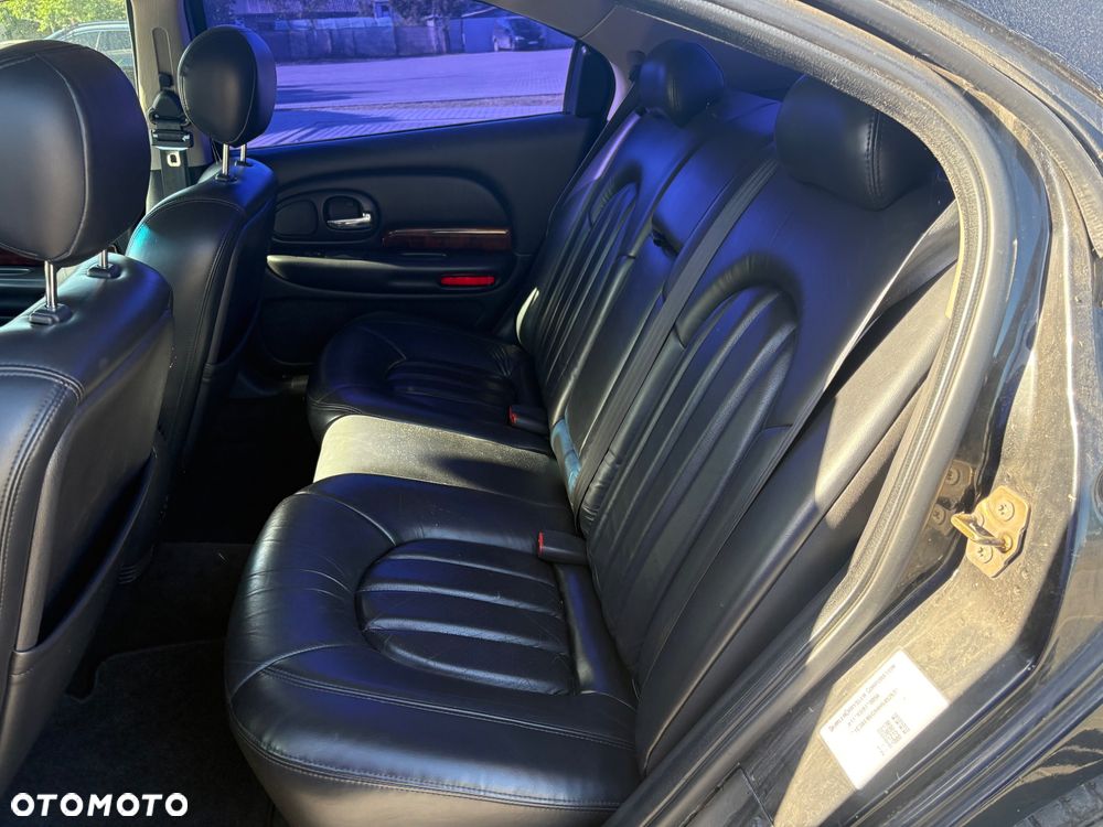 Chrysler 300M - 11