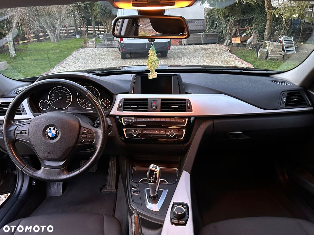 BMW Seria 3 318i - 7