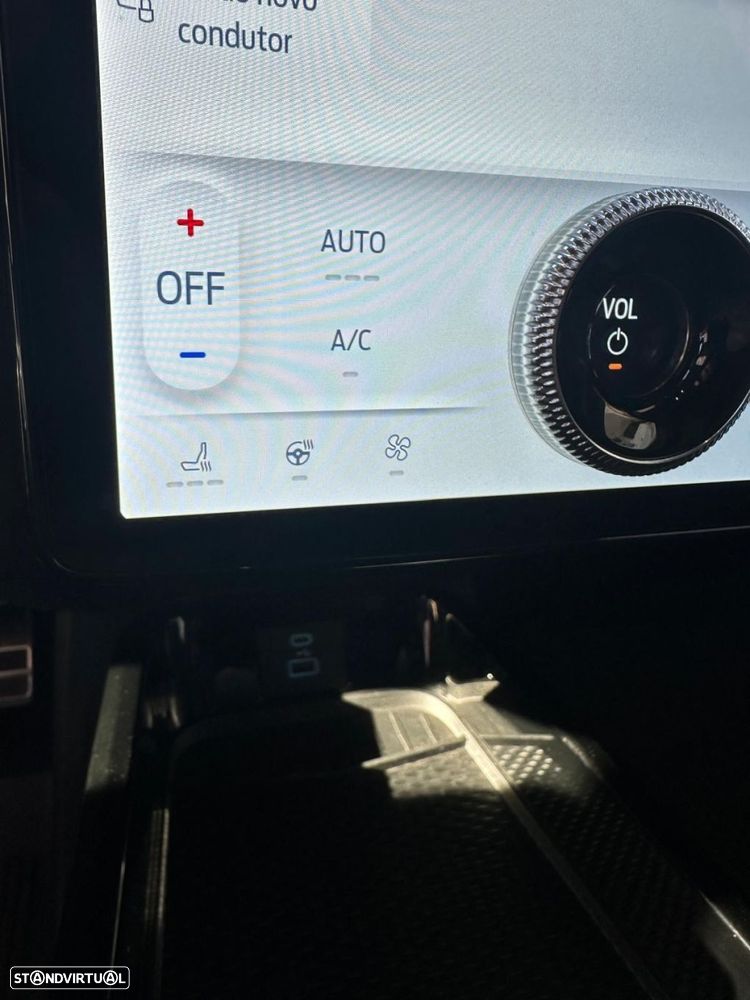 Ford Mustang Mach-E 98.7 kWh Premium AWD - 23