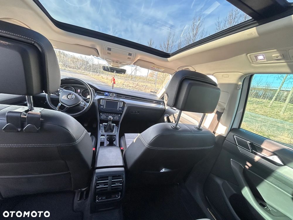 Volkswagen Passat 2.0 TDI SCR Highline - 12