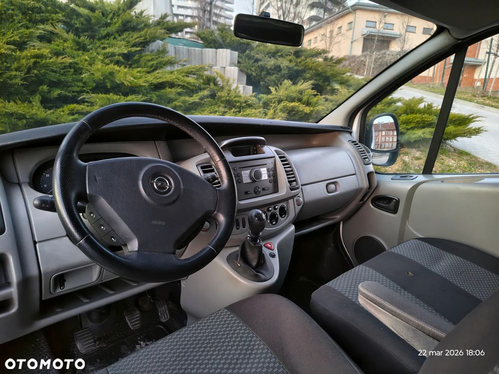 Opel Vivaro - 8