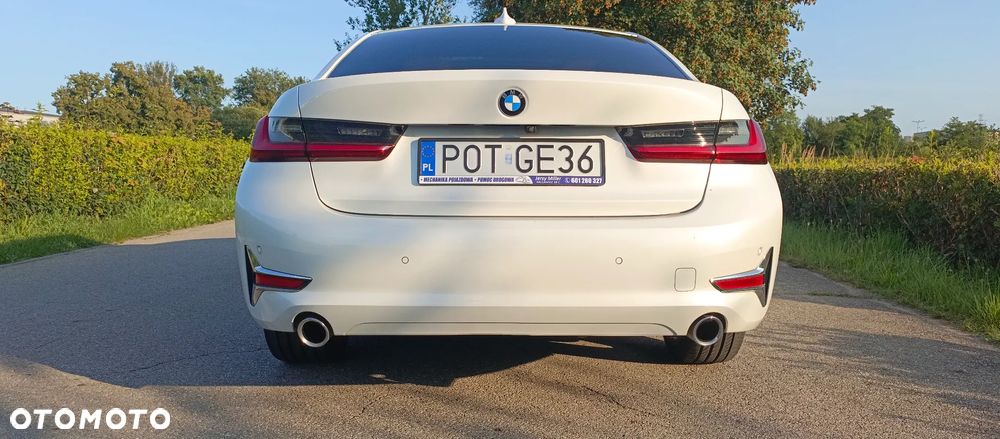 BMW Seria 3 320d Luxury Line sport - 16