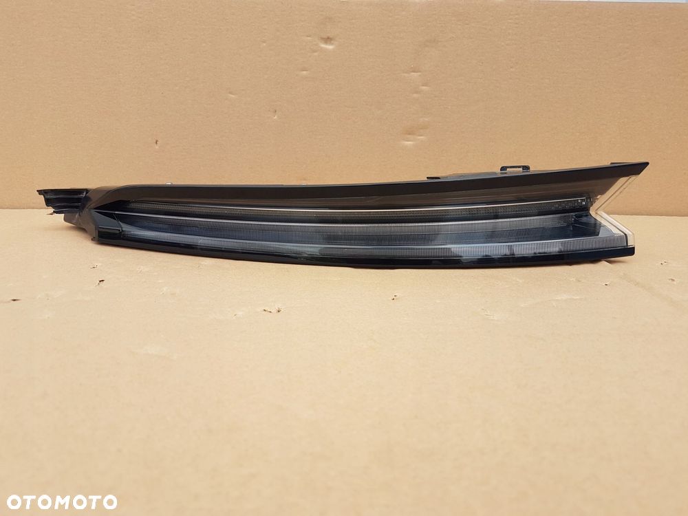 lampa tył prawa porsche taycan 9j1945092g - 1