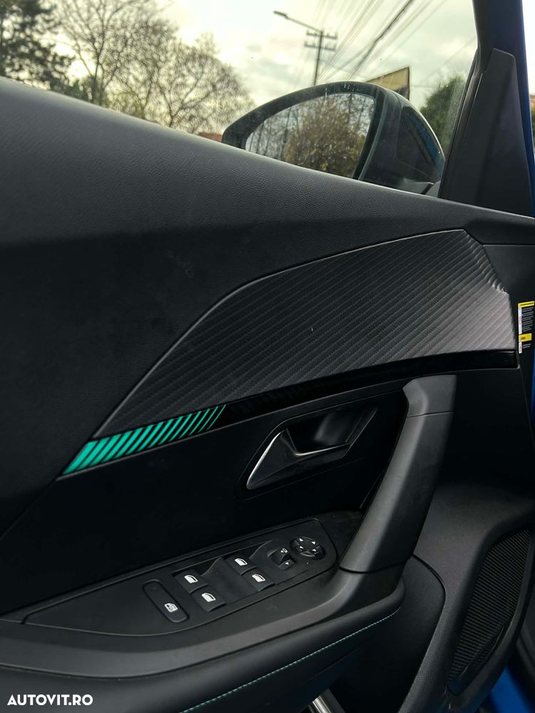 Peugeot 2008 1.2 L PureTech STT Allure - 11