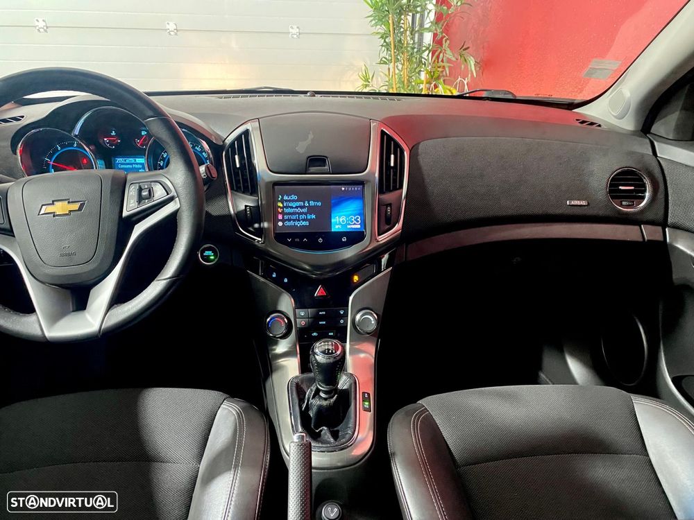 Chevrolet Cruze SW 1.7 VCDi LTZ - 35