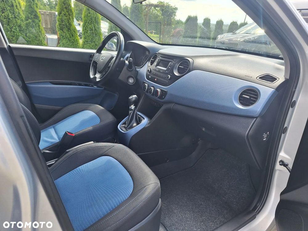 Hyundai i10 1.0 Fifa World Cup Edition - 6