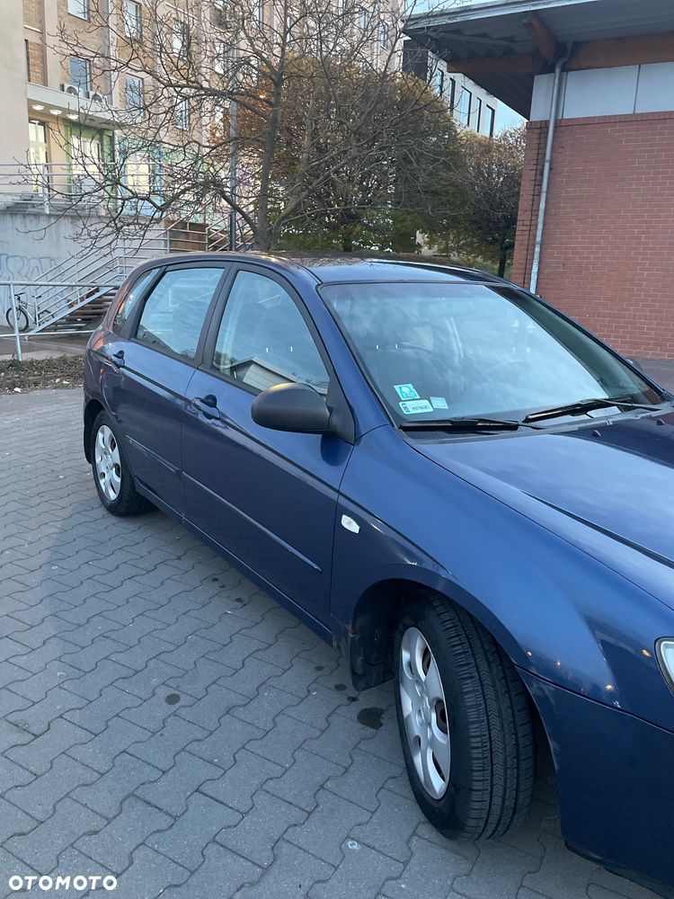 Kia Cerato 1.6 LX - 8